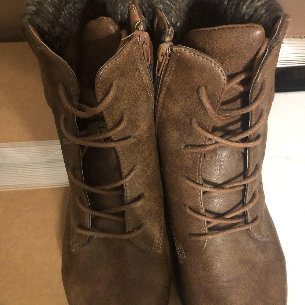 Union bay size 11. Never been worn. Great condition. Smoke free environment.